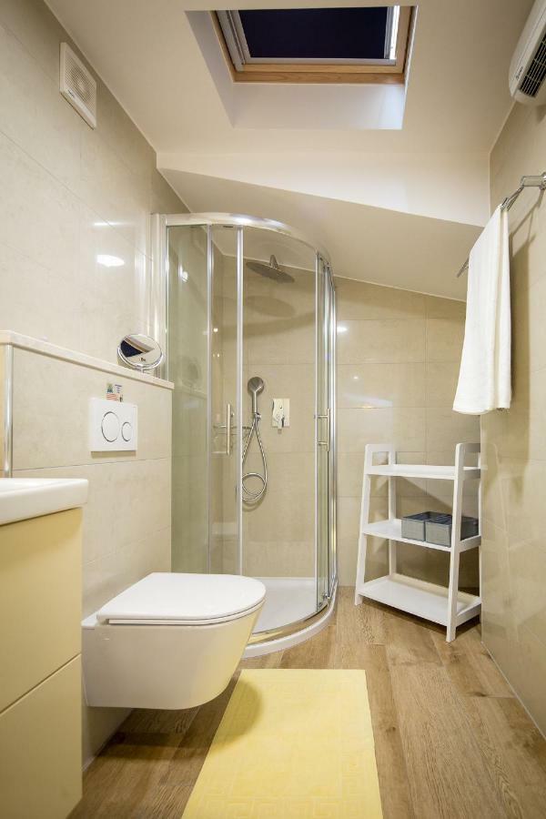 Apartment C&s *