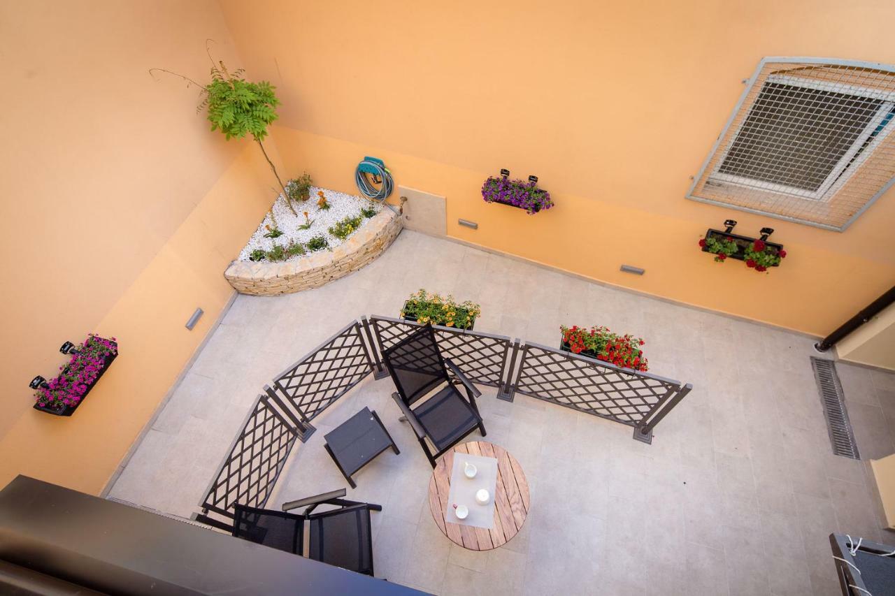 C&s Apartment *
