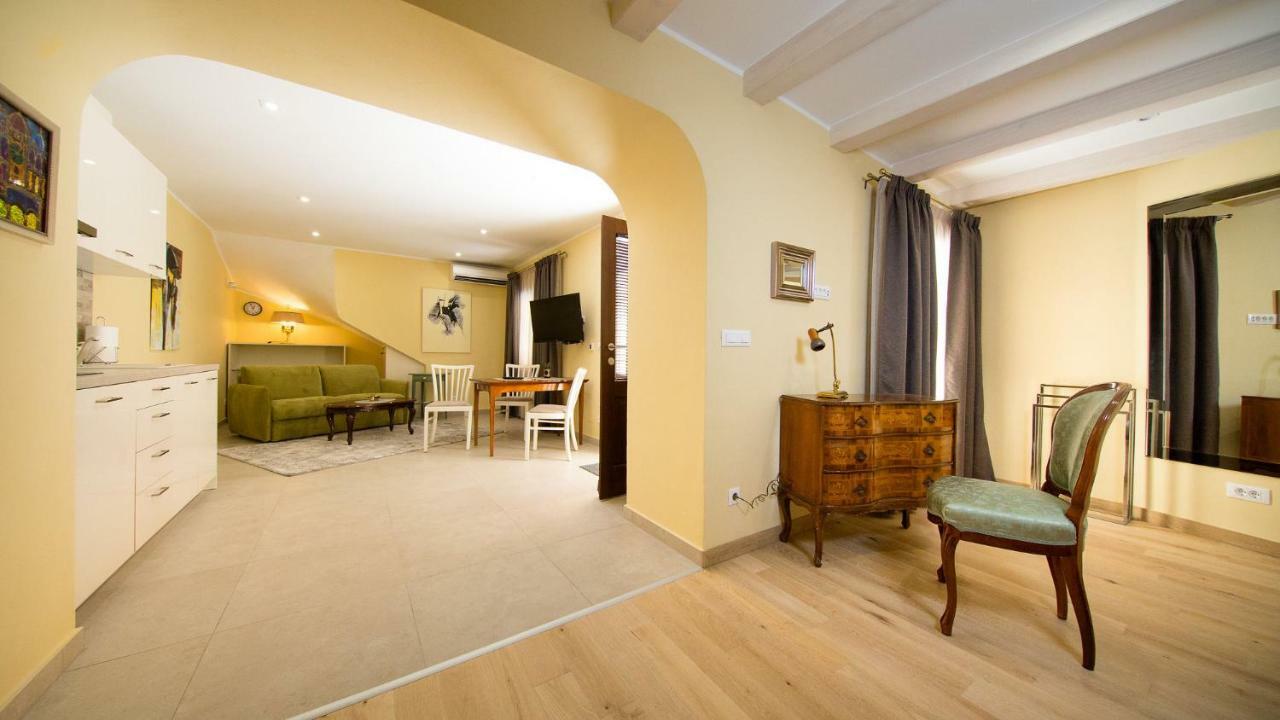 Apartment C&s